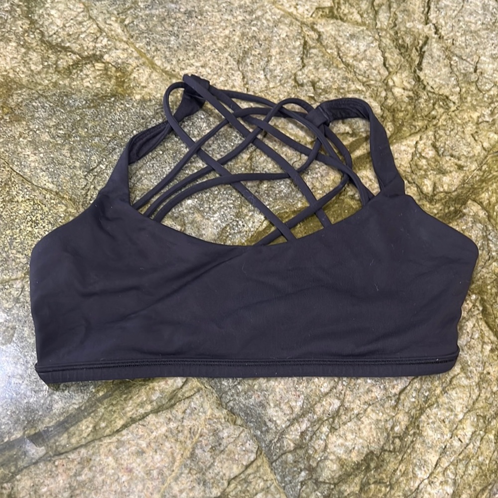 Lululemon sports bra